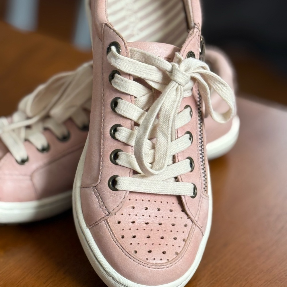 Women's Pink Sneakers
